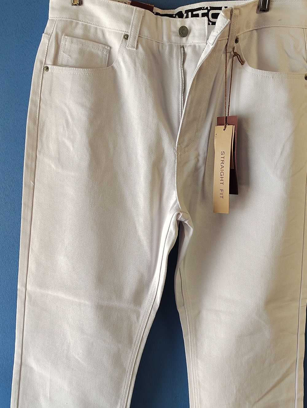 Straight Fit White Men's Jeans - Clean Classic Style